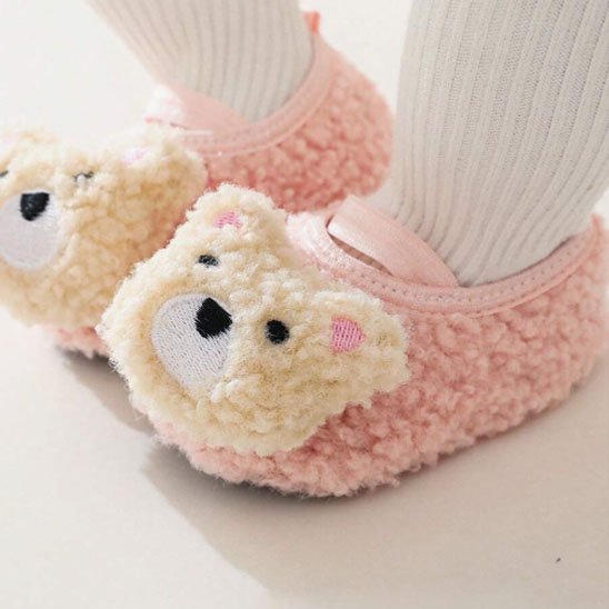 Chausson bebe antidérapantes motif grenouille verte, idéales pour la maison.