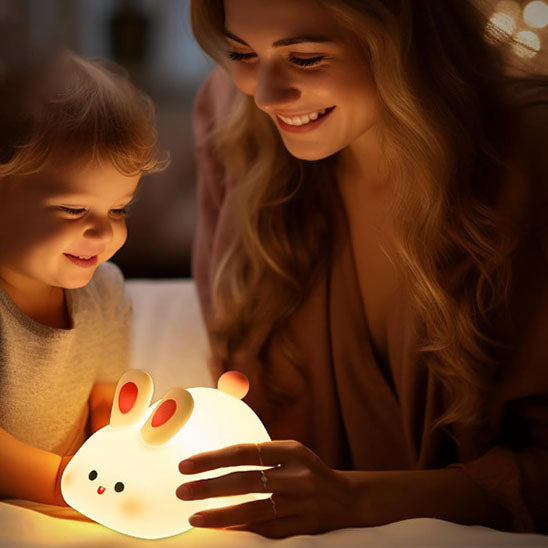 Lampe de chevet pour enfant rechargeable par USB, en silicone blanc doux.