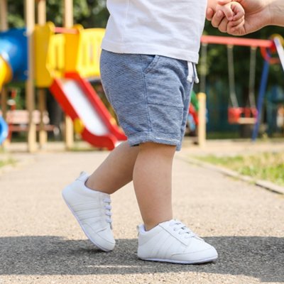 Chaussure bebe décontractées semelle douce et confortable, idéales pour nourrissons de 0 à 24 mois.